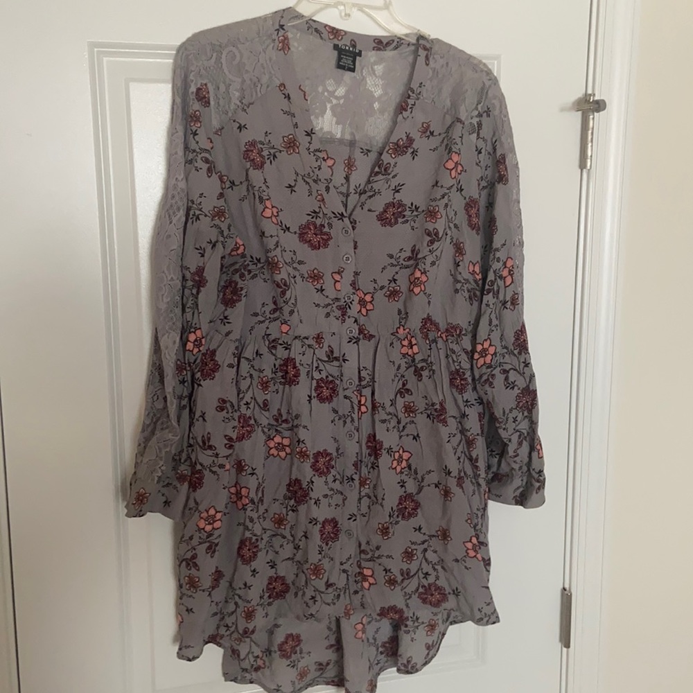 Torrid Gray Floral Tunic Blouse